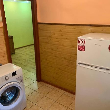 Апартаменти З Усіма Зручностями Çernivtsi Dış mekan fotoğraf