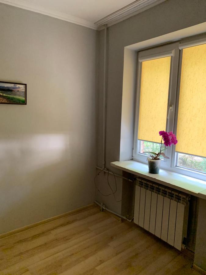 Апартаменти З Усіма Зручностями Çernivtsi Dış mekan fotoğraf