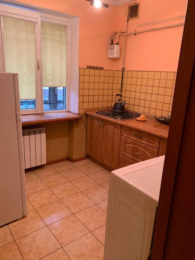 Апартаменти З Усіма Зручностями Çernivtsi Dış mekan fotoğraf
